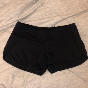 Black Lululemon Speed Short 2.5”